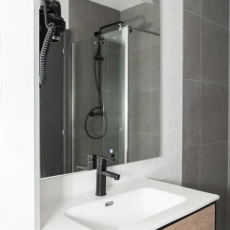 H30 Salces Self Check In Licencia Hbi01292 Guest house