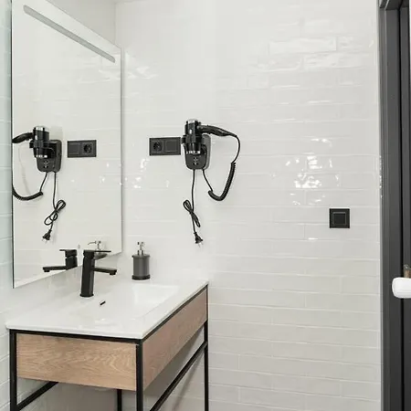 H30 Salces Self Check In Licencia Hbi01292 Бильбао