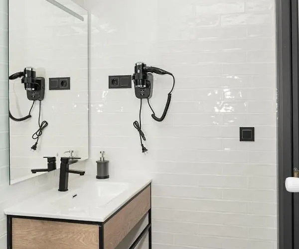 H30 Salces Self Check In Licencia Hbi01292 بلباو