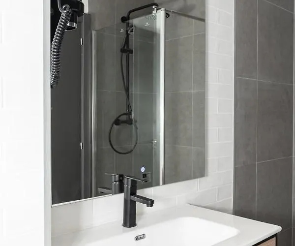 H30 Salces Self Check In Licencia Hbi01292 بيت ضيافة